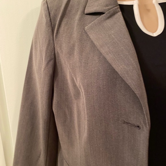89th & Madison gray suit jacket 3/4 sleeves size 16 - Picture 2 of 7